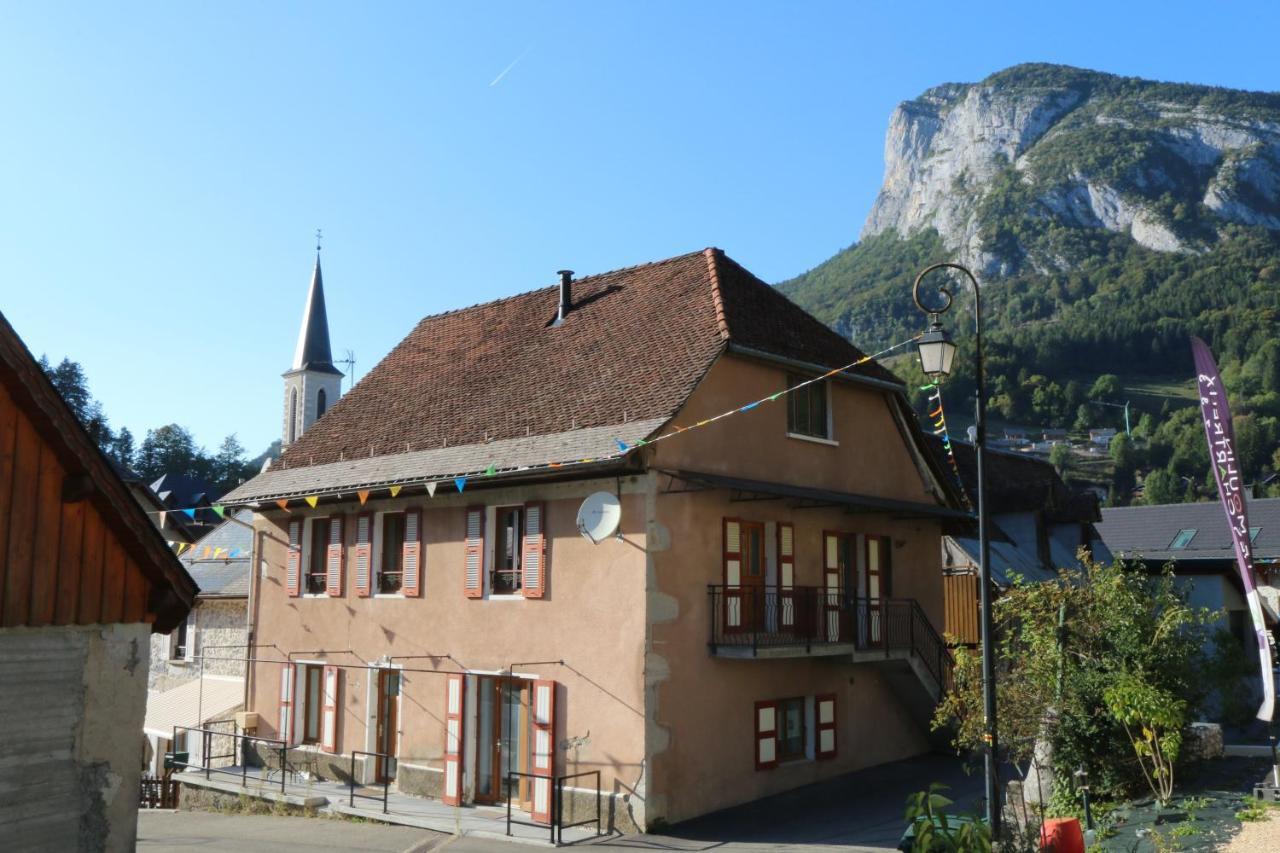 Saint-Pierre-d'Entremont Le Postillon Rezアパートメント エクステリア 写真